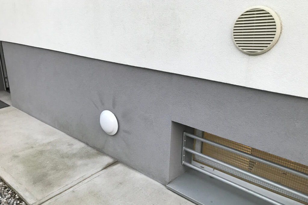 Mitigazione Gas Radon Villa: Esterno Linea Depressurizzazione Terreno - Udine