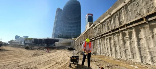 Valutazione del rischio Radon: misurazione nel terreno presso il cantiere City Life Milano - Protezione Radon Srl